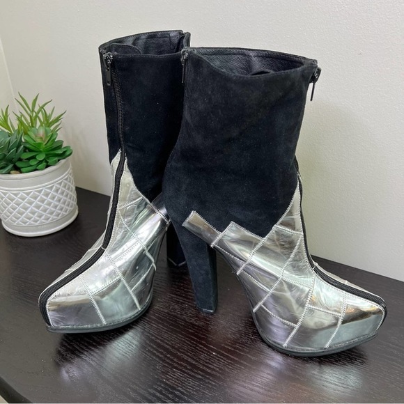 Jeffrey Campbell, black and silver platform boot size 10 # 002 - Picture 13 of 13